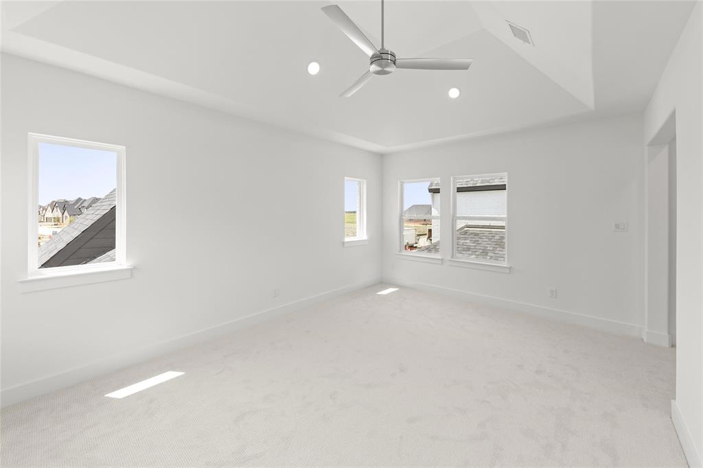 4013 Linear Drive Property Photo 25