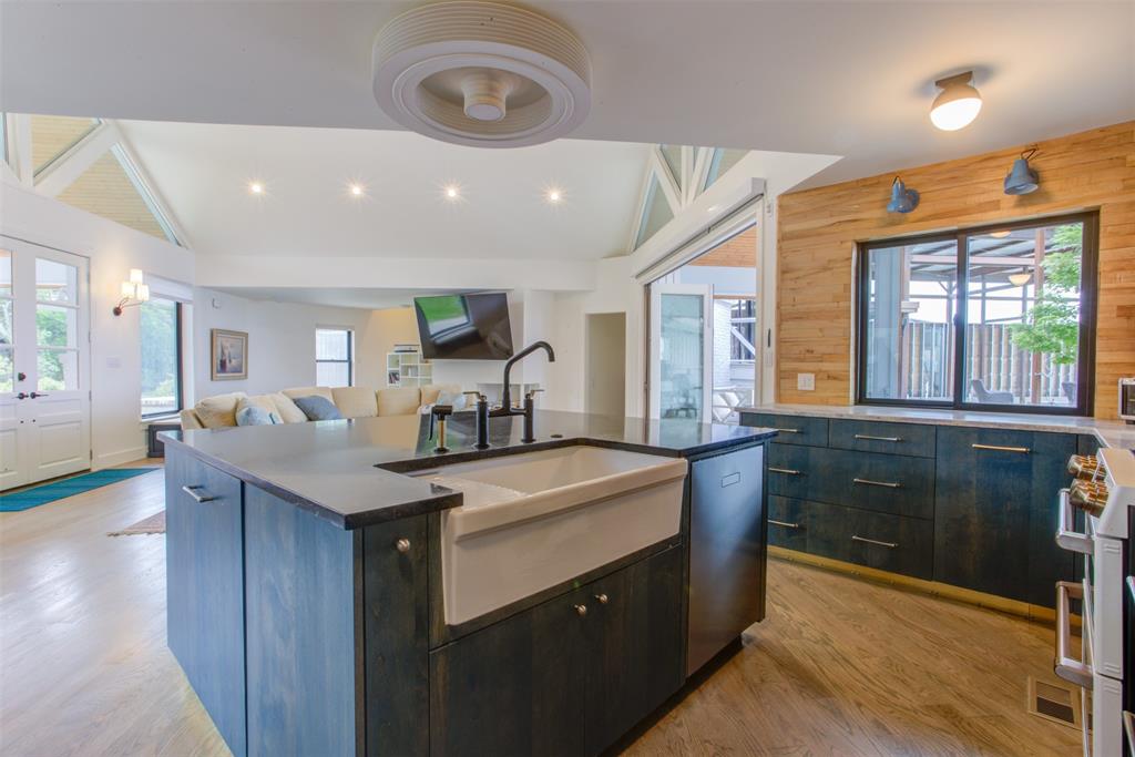 9007 Dickson Road Property Photo 14