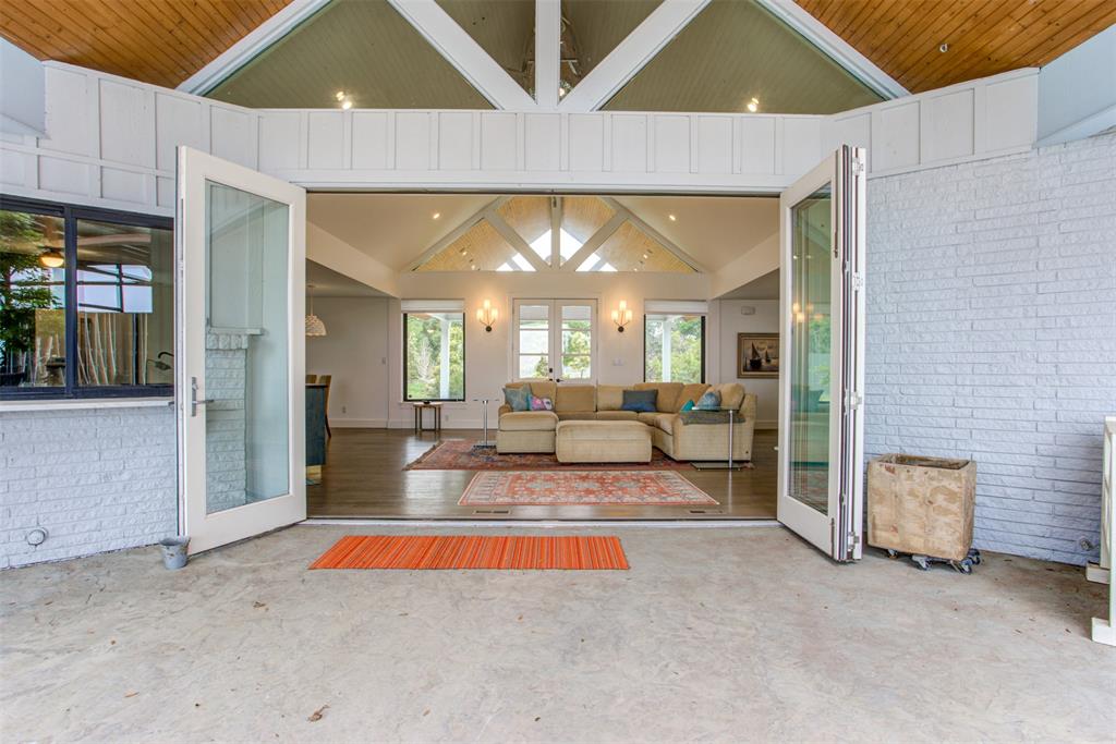 9007 Dickson Road Property Photo 18