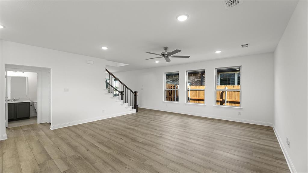 750 Gentle Bird Drive Property Photo 9