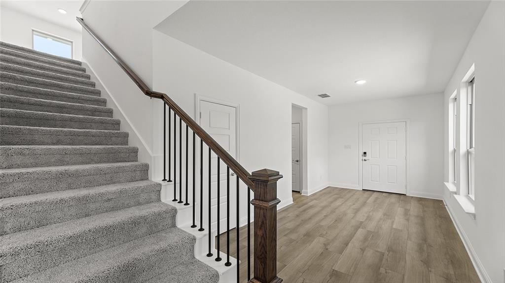 750 Gentle Bird Drive Property Photo 11