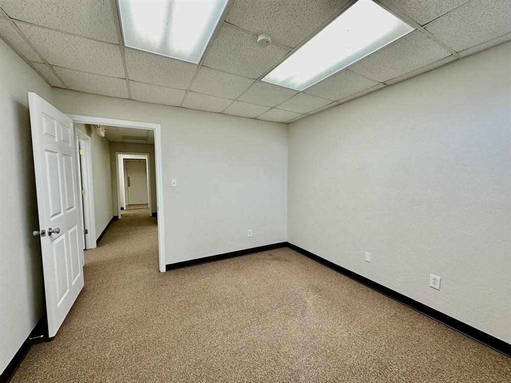 115 E College Street 103 Property Photo 4