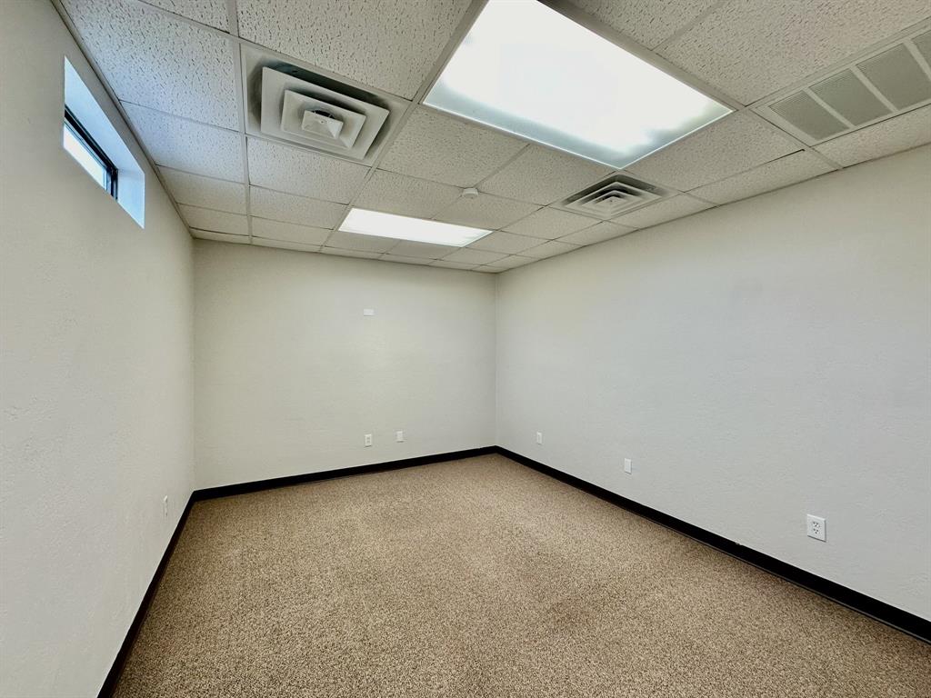 115 E College Street 103 Property Photo 7