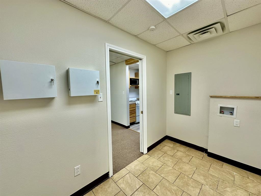 115 E College Street 103 Property Photo 10