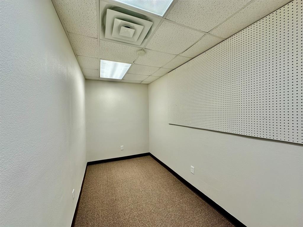 115 E College Street 103 Property Photo 11