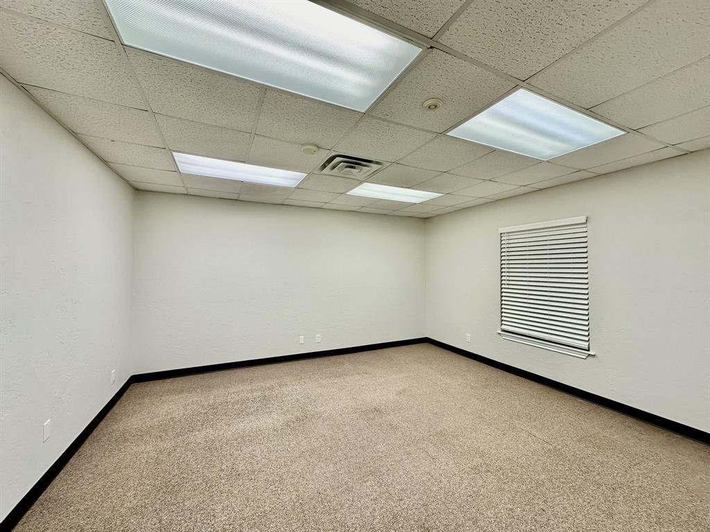 115 E College Street 103 Property Photo 12