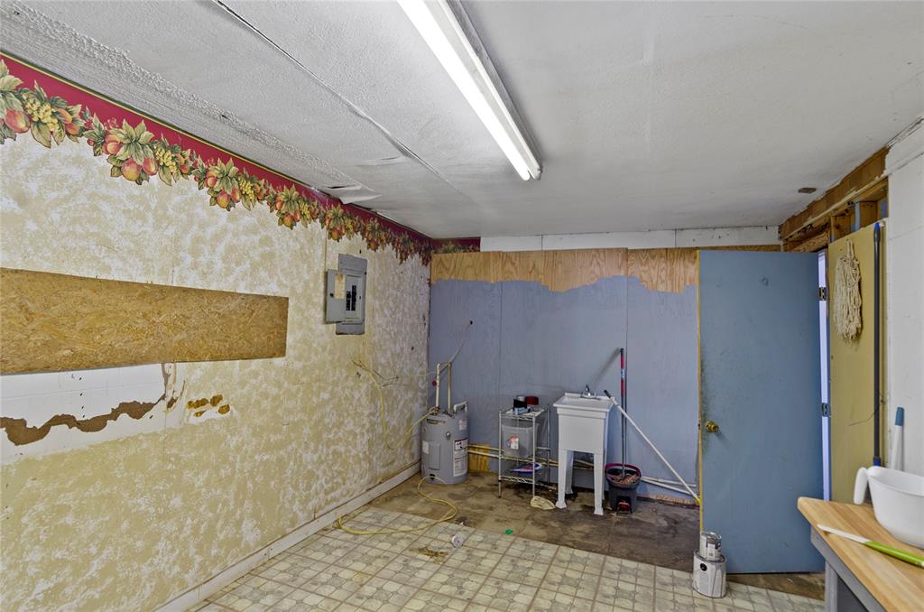 5716 N 287 Property Photo 12