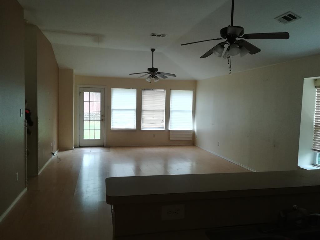 9321 Vernon Court Property Photo 4