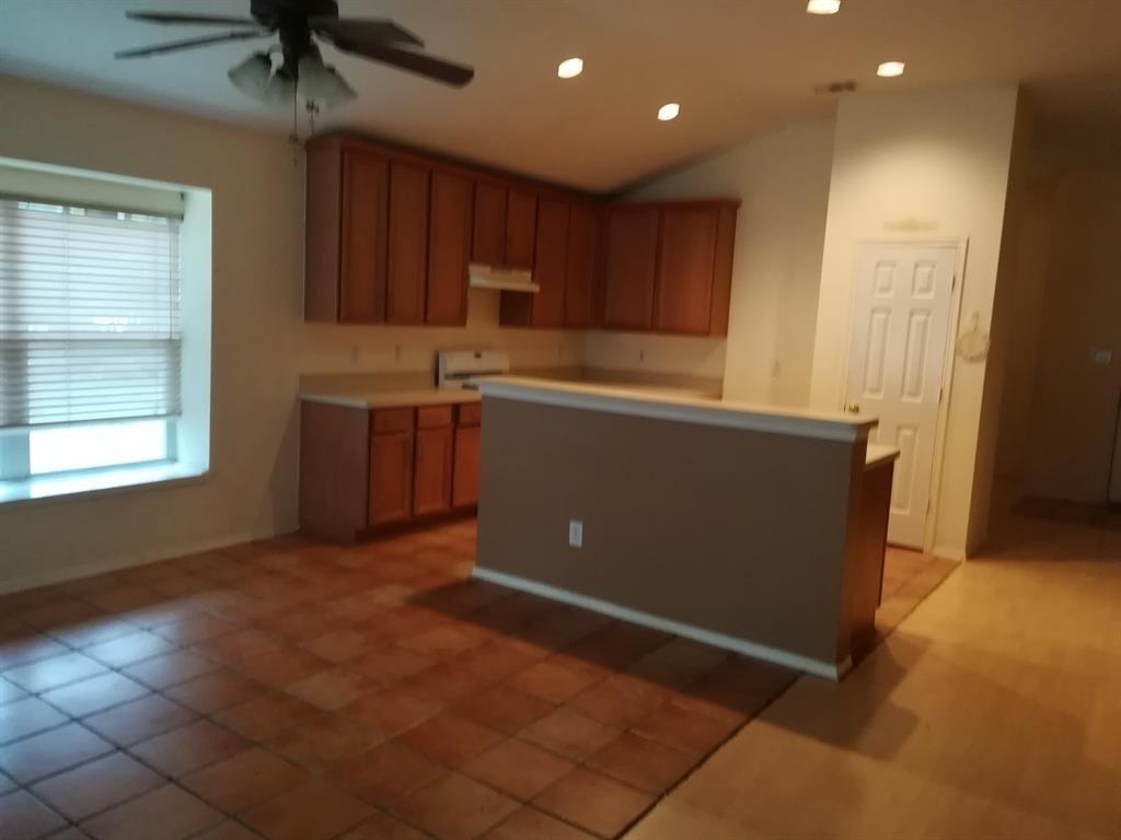 9321 Vernon Court Property Photo 5
