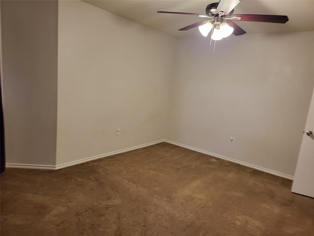 9837 Walnut Street Property Photo 18