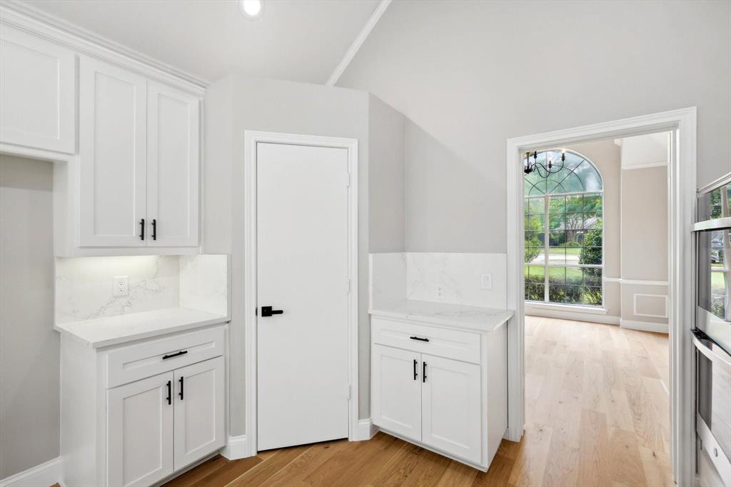 208 Salem Court Property Photo 12