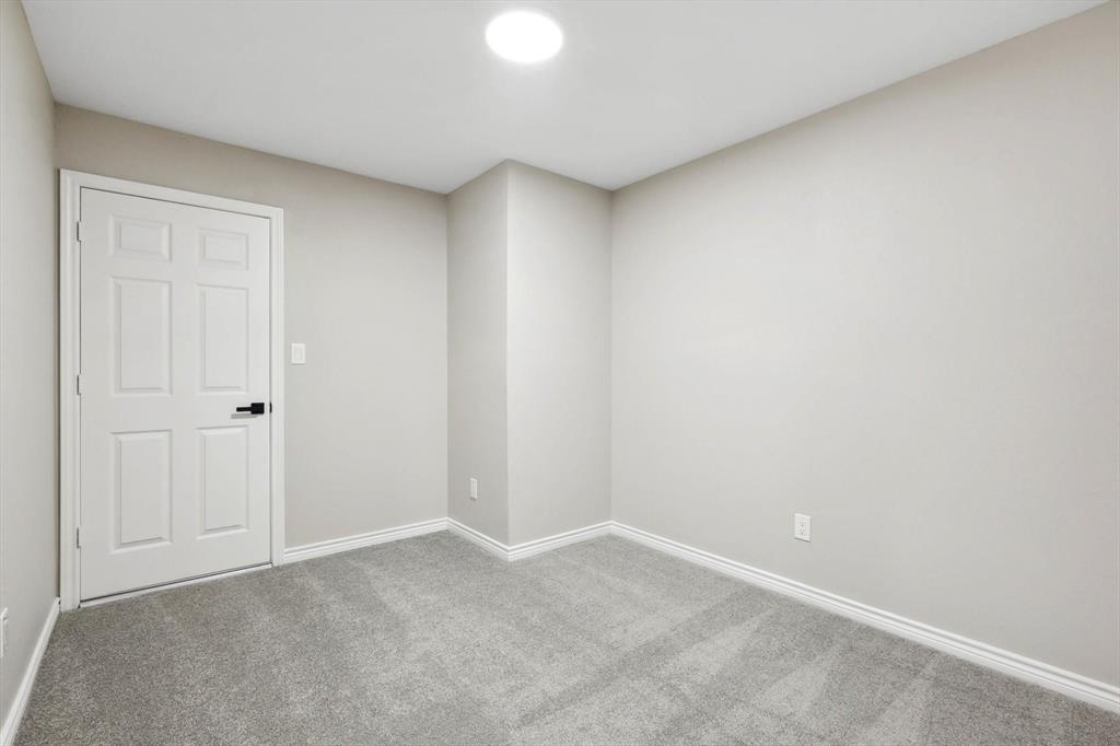 208 Salem Court Property Photo 23