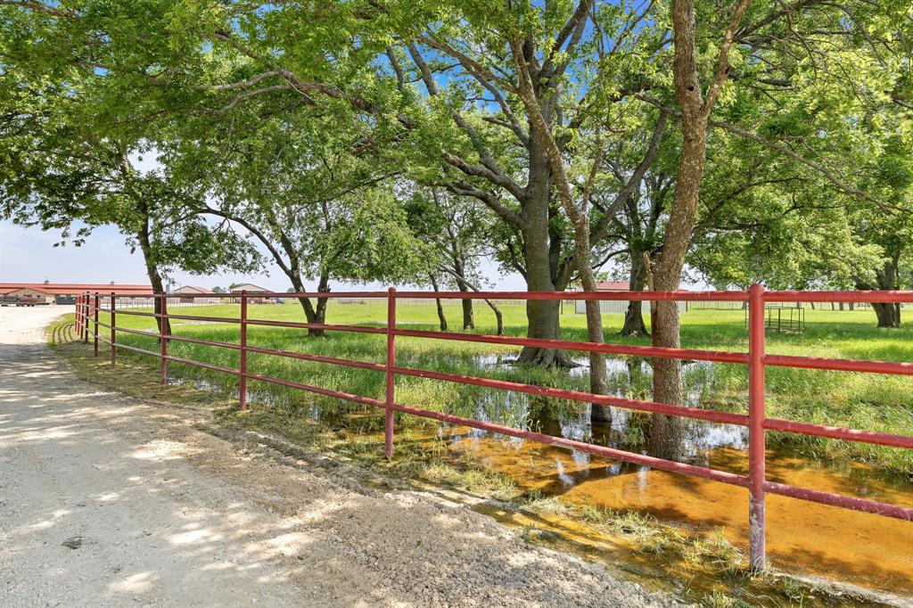 10400 Fm 916 Property Photo 6