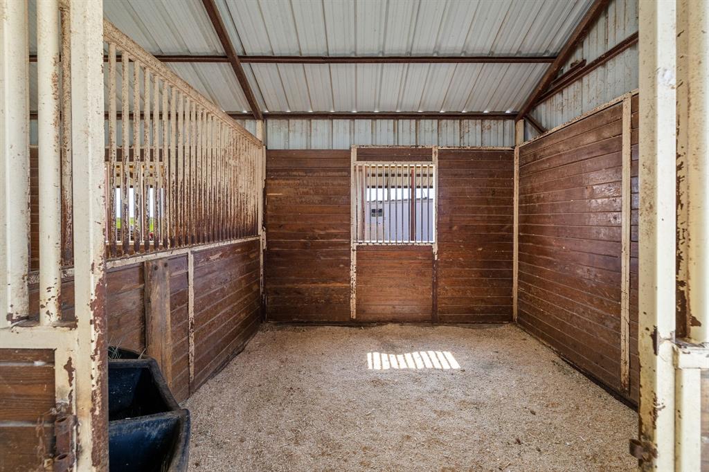 10400 Fm 916 Property Photo 24