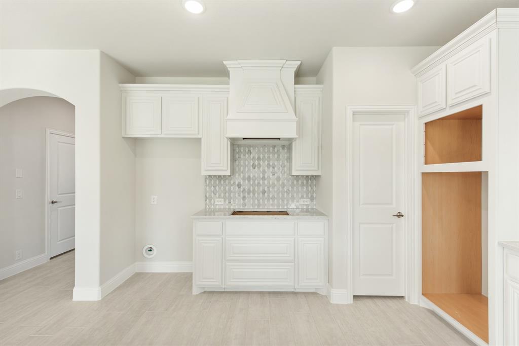 2036 Flora Lane Property Photo 10