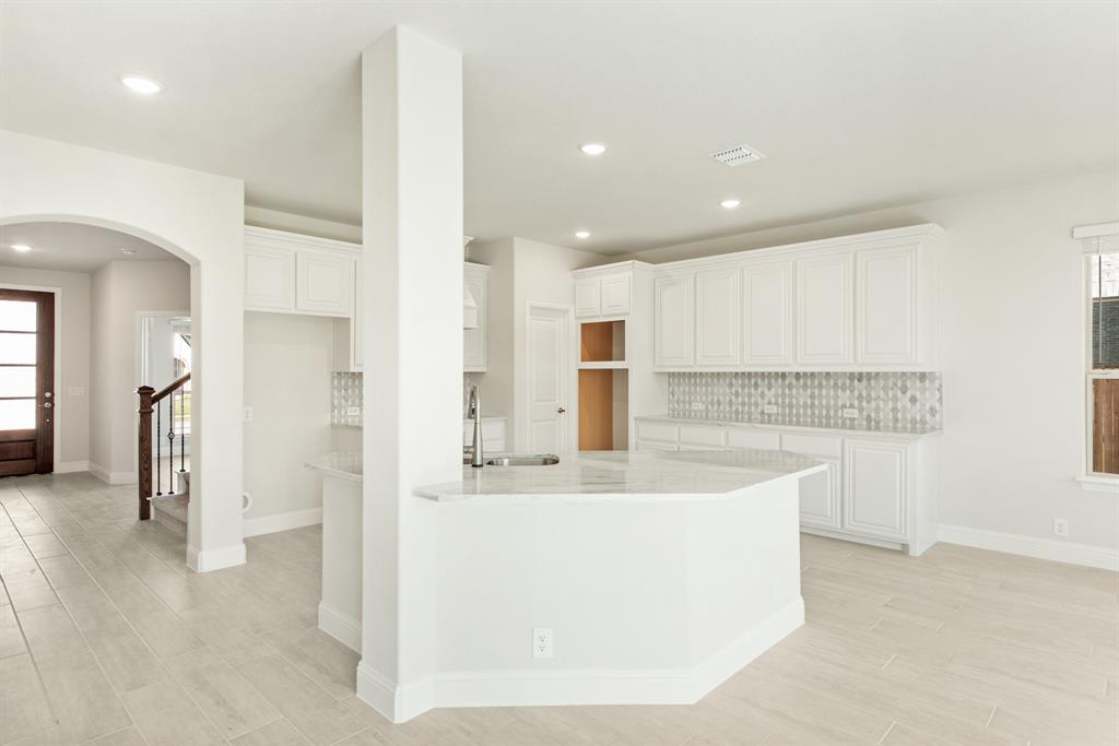 2036 Flora Lane Property Photo 14