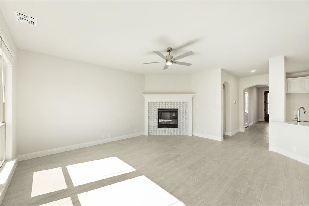 2036 Flora Lane Property Photo 18