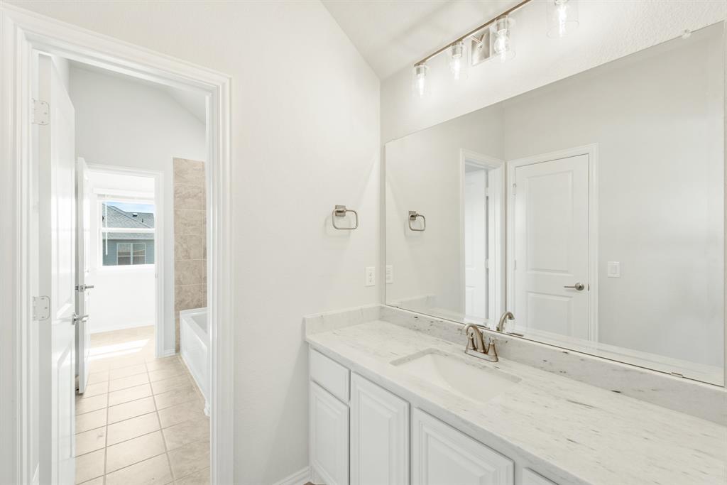 2036 Flora Lane Property Photo 29