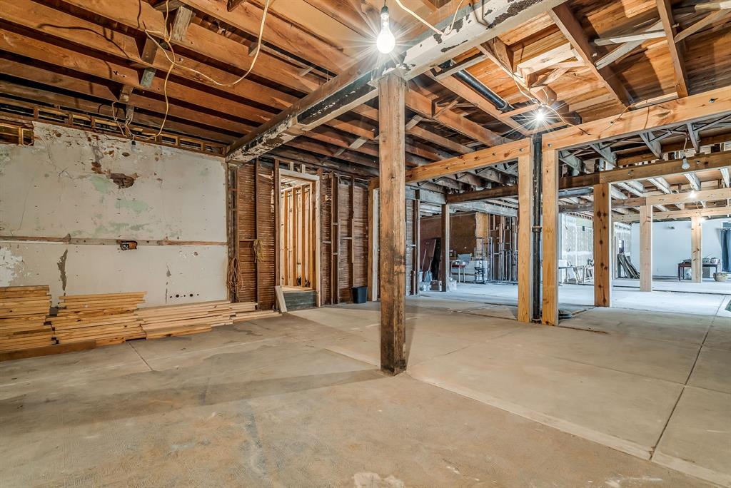210 E Blackjack Street Property Photo 33