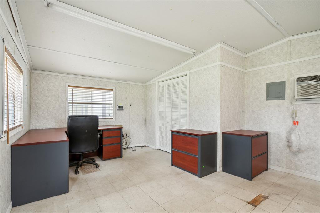 8740 I-20 Property Photo 22