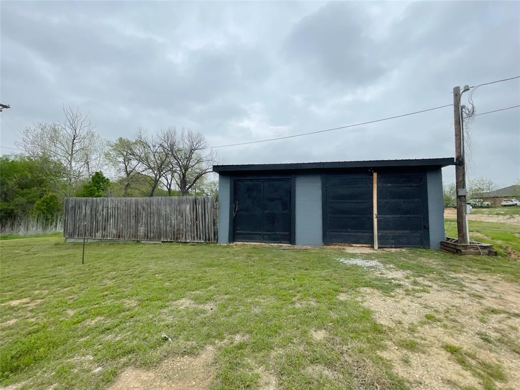 625 E Us Highway 69 Property Photo 4