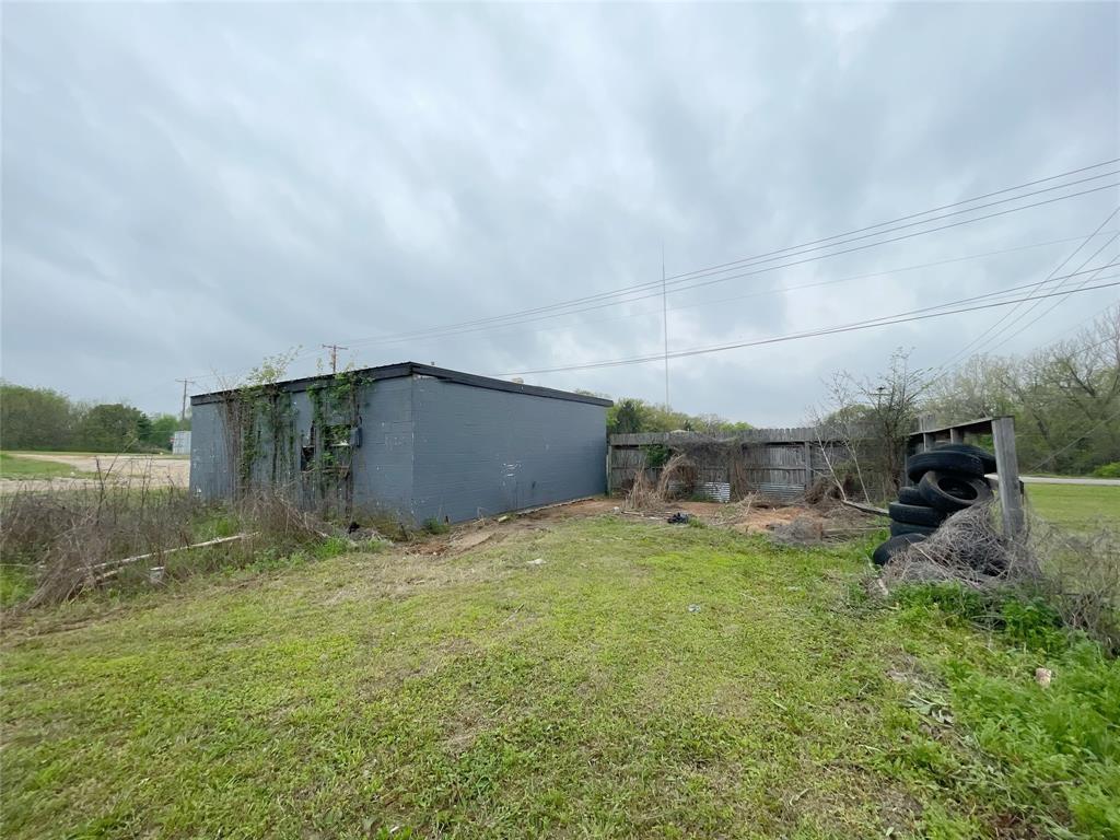 625 E Us Highway 69 Property Photo 8