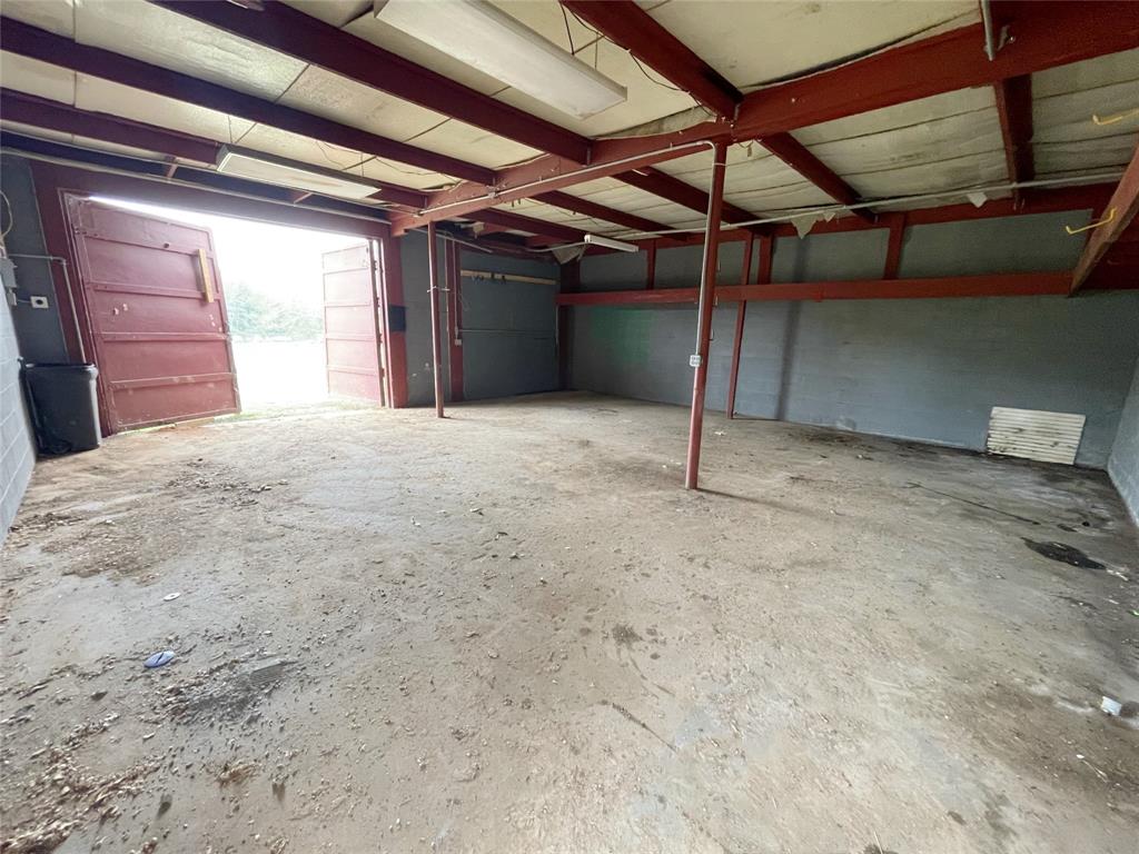 625 E Us Highway 69 Property Photo 11