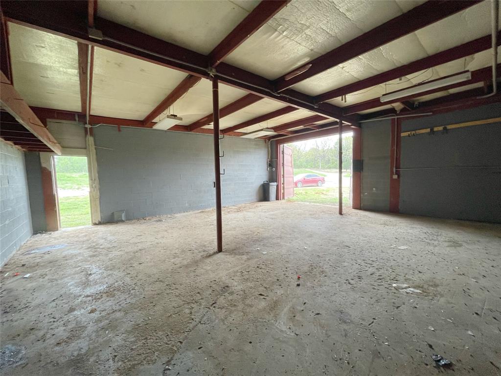 625 E Us Highway 69 Property Photo 13