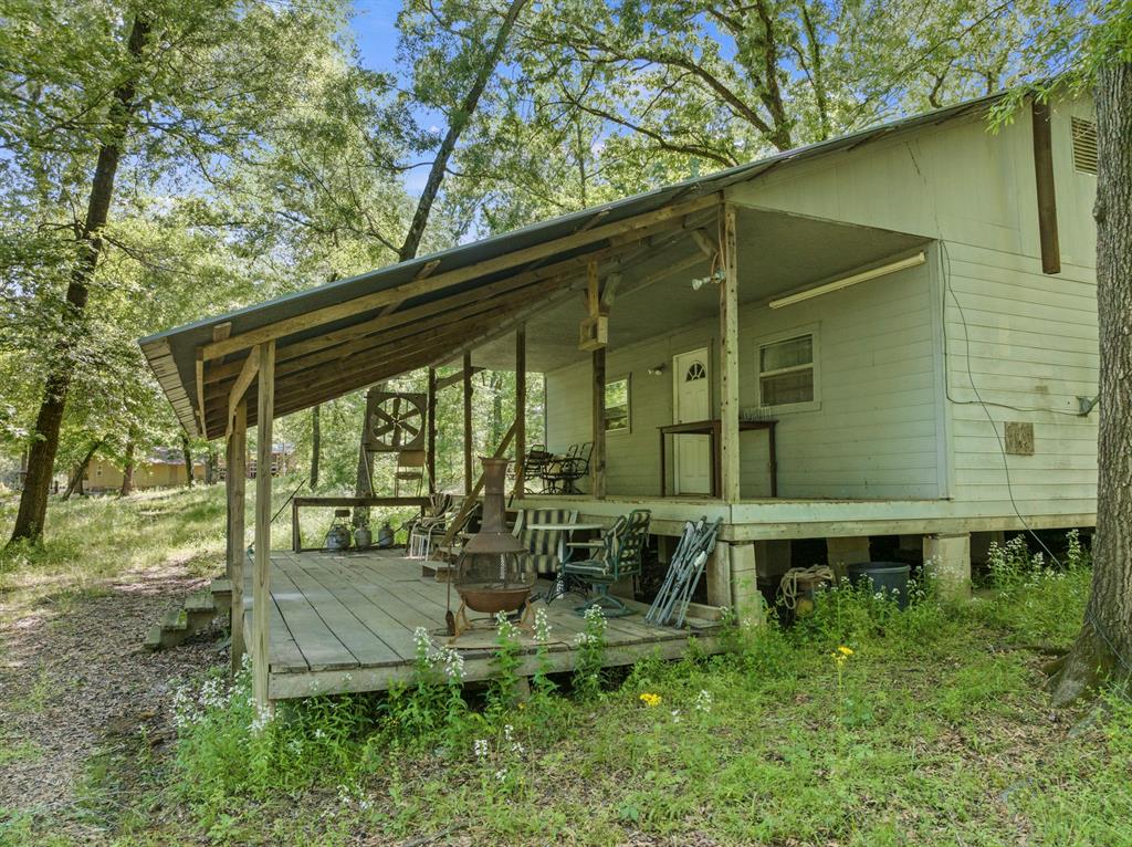 307 Fish Trap Ln Property Photo 2