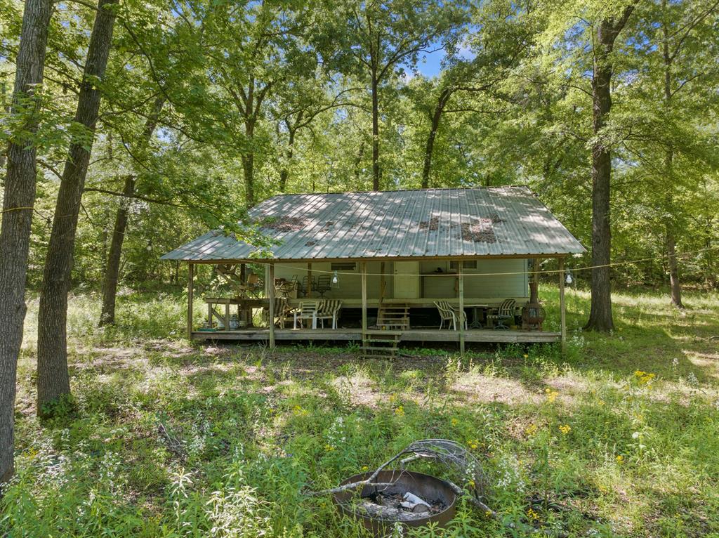 307 Fish Trap Ln Property Photo 3