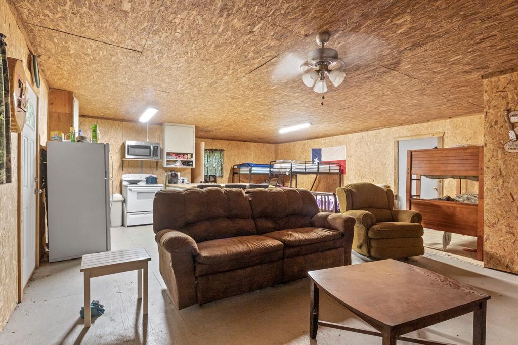 307 Fish Trap Ln Property Photo 8