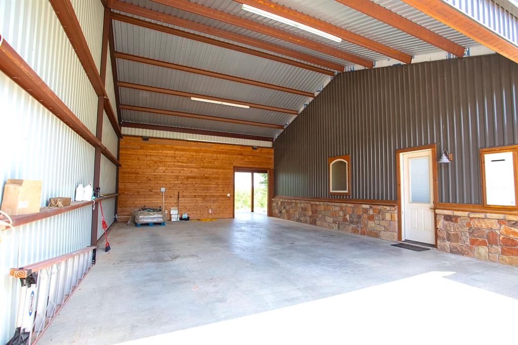 660 Fm 209 Property Photo 32