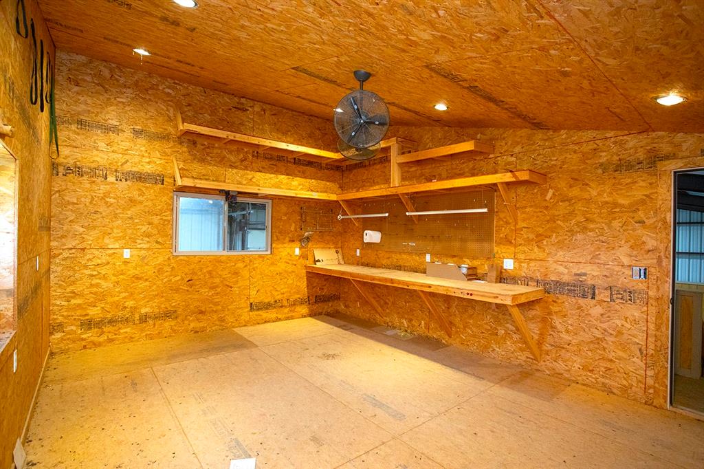 660 Fm 209 Property Photo 34