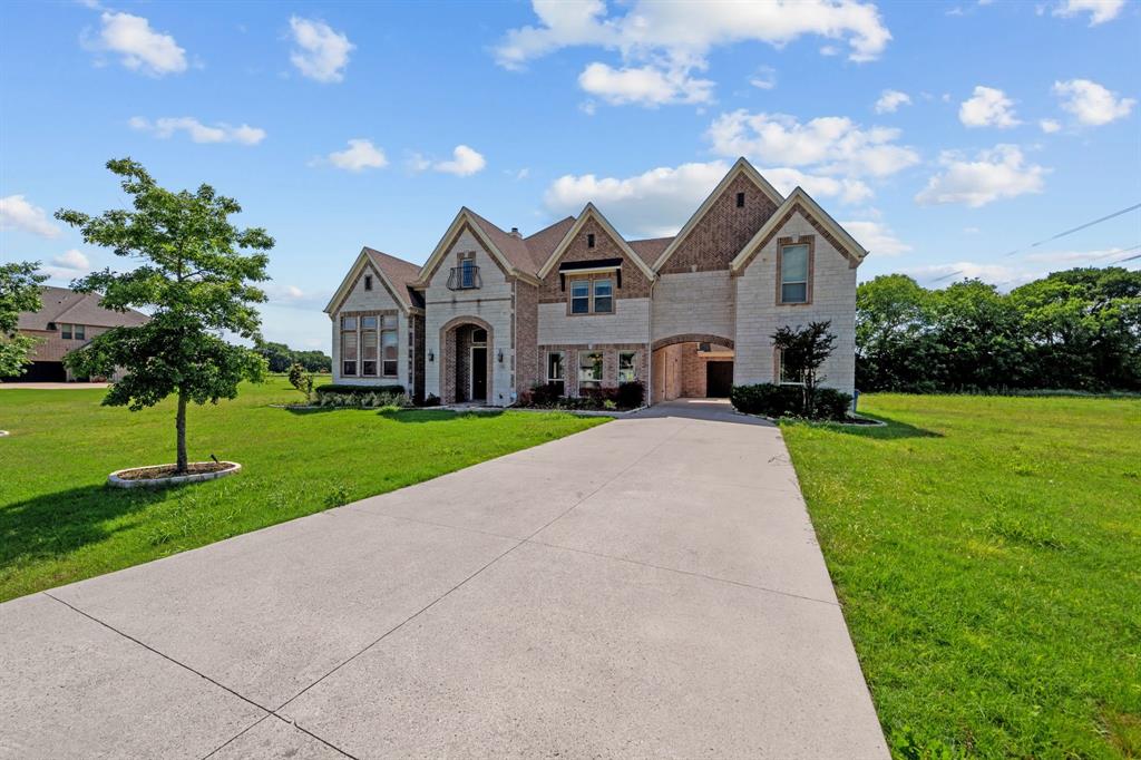 1500 Enchanted Way Property Photo 2