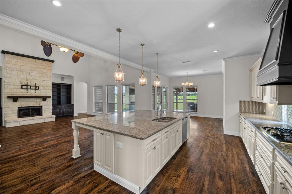 1500 Enchanted Way Property Photo 12