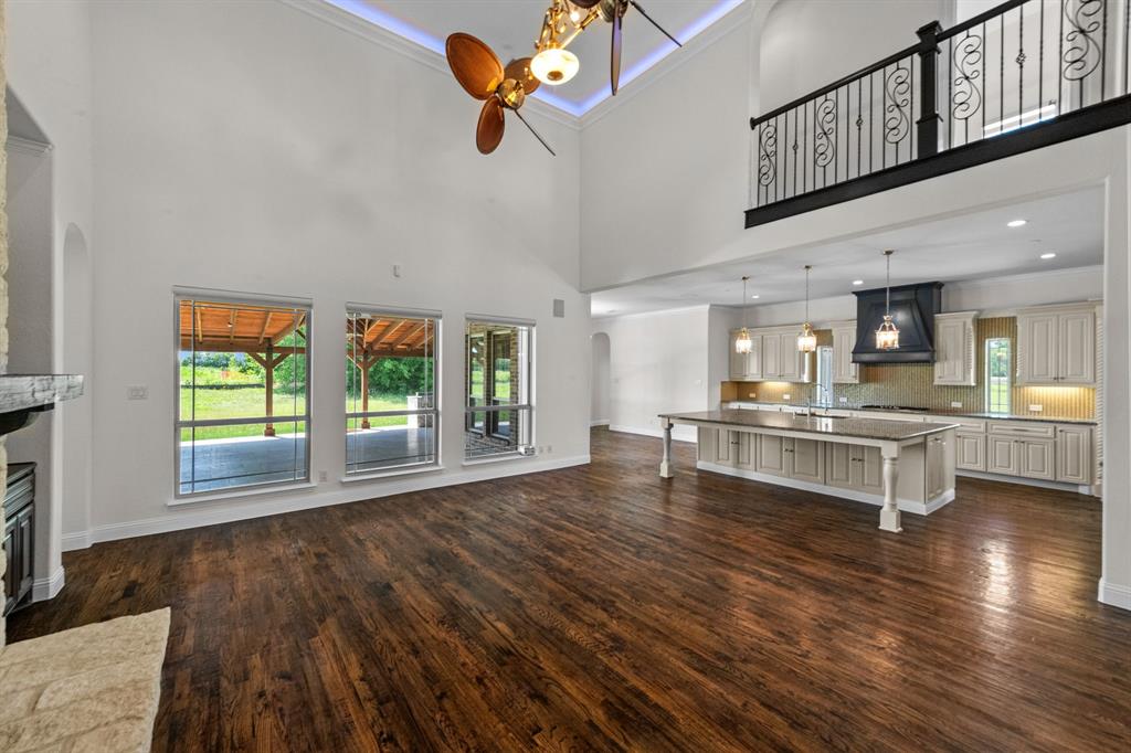 1500 Enchanted Way Property Photo 17