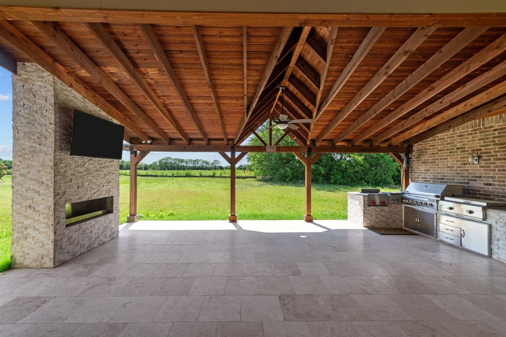 1500 Enchanted Way Property Photo 29