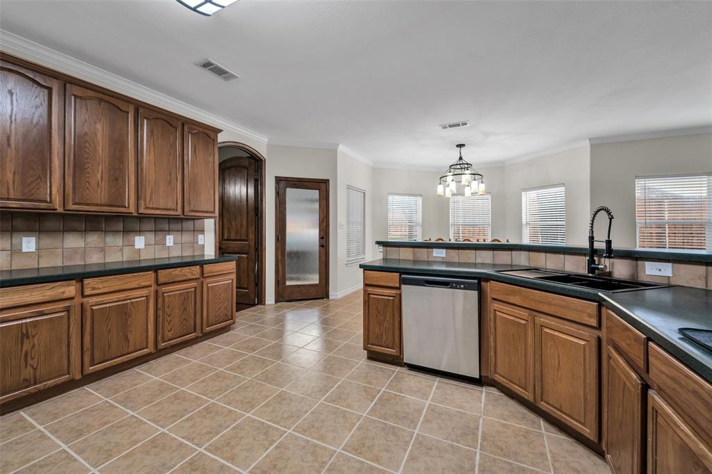 1132 River Rock Drive Property Photo 8
