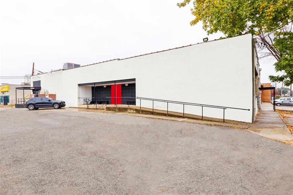 2909 Canton Street Property Photo