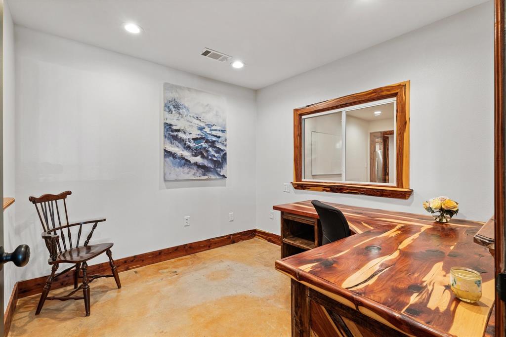 55 Heritage Road Property Photo 11