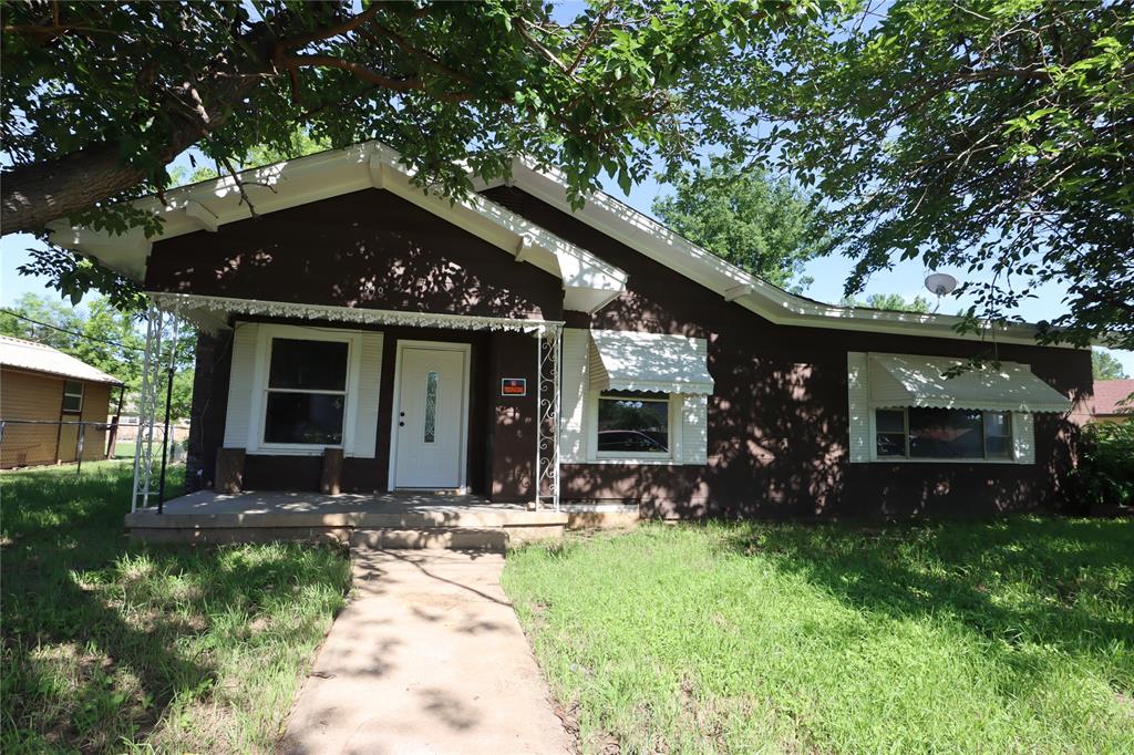 910 S Bassett Street Property Photo 10