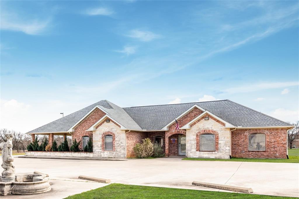 401 Center Drive Property Photo
