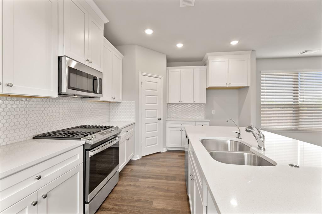 3822 Aqua Lane Property Photo 4