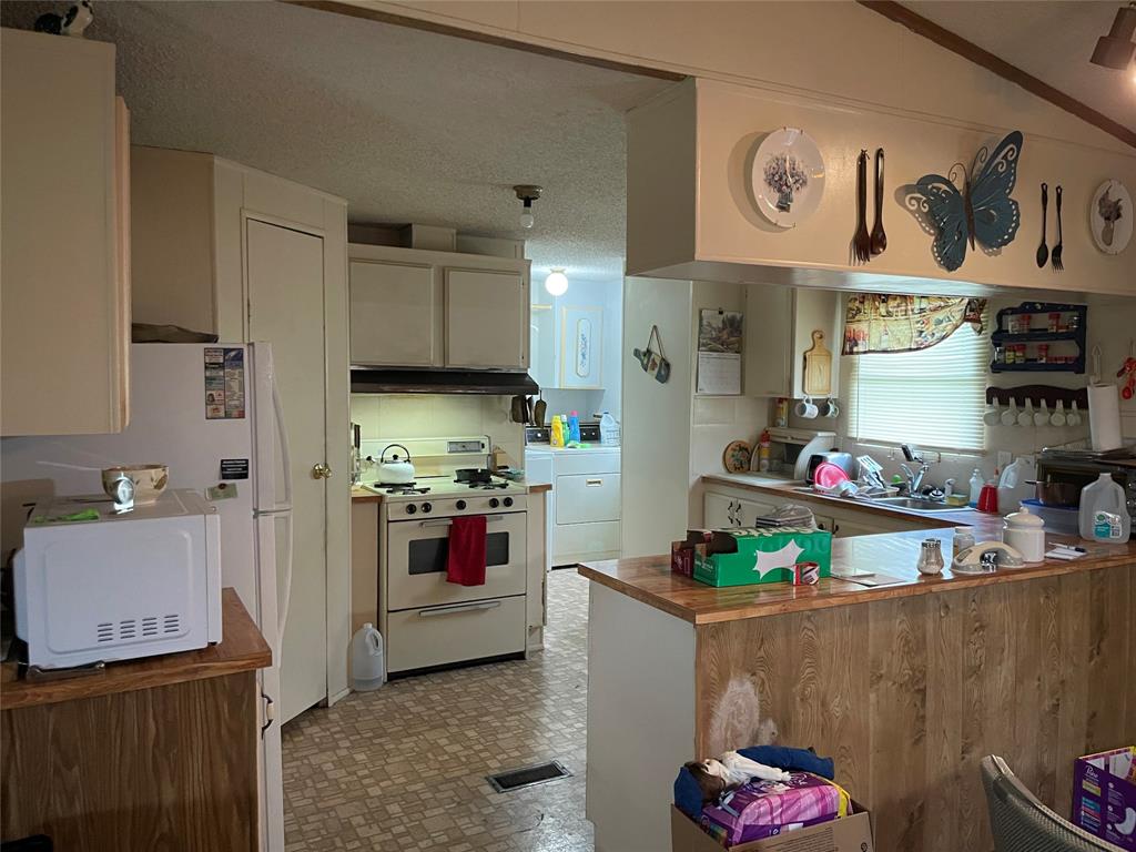 632 County Road 4010 Property Photo 8