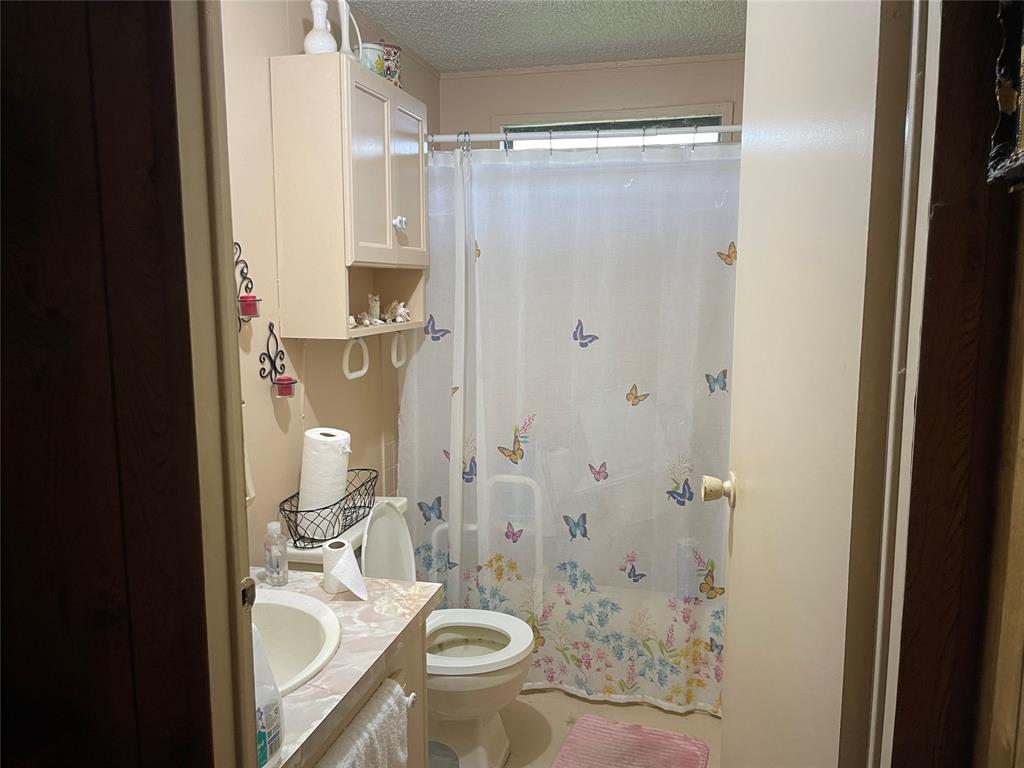 632 County Road 4010 Property Photo 12