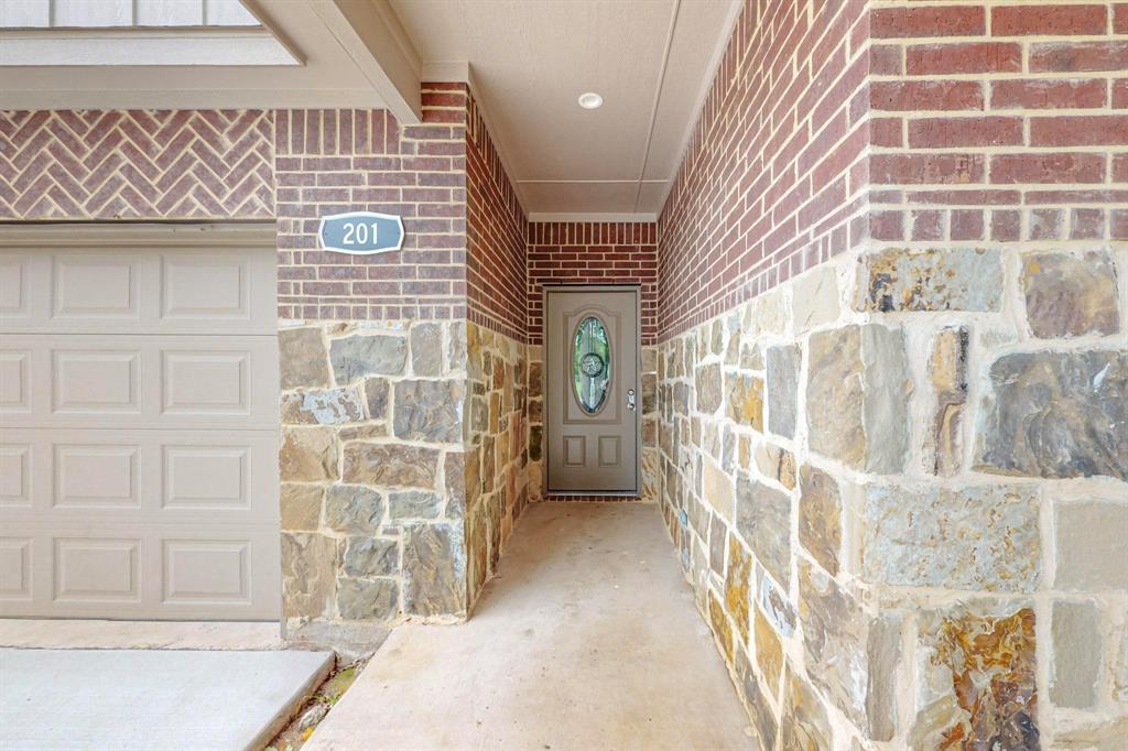 201 Dellis Street Property Photo 2