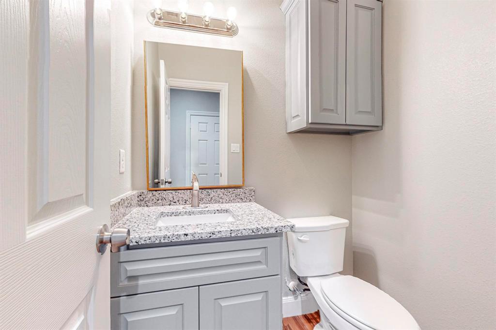 201 Dellis Street Property Photo 12