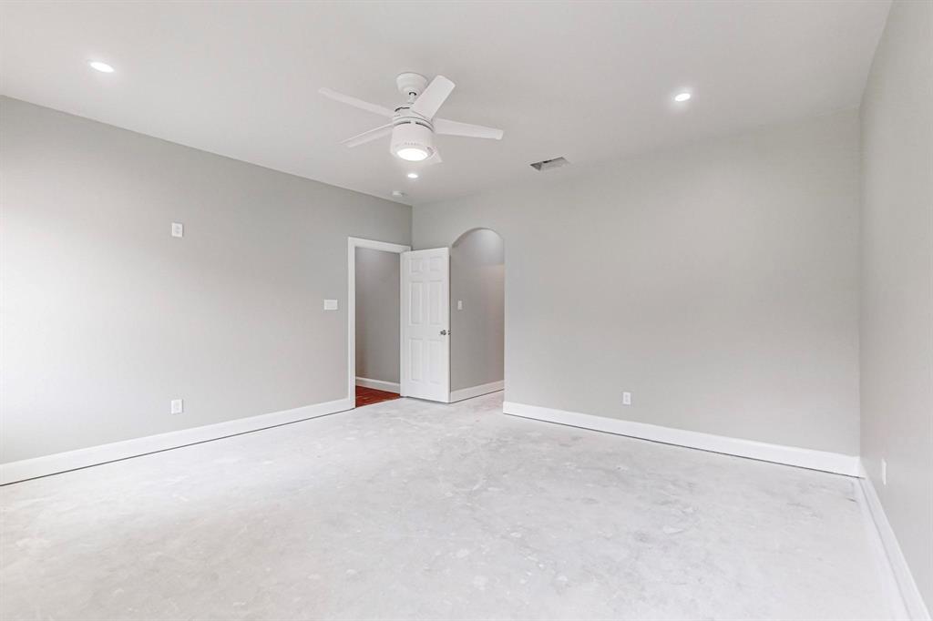 201 Dellis Street Property Photo 16