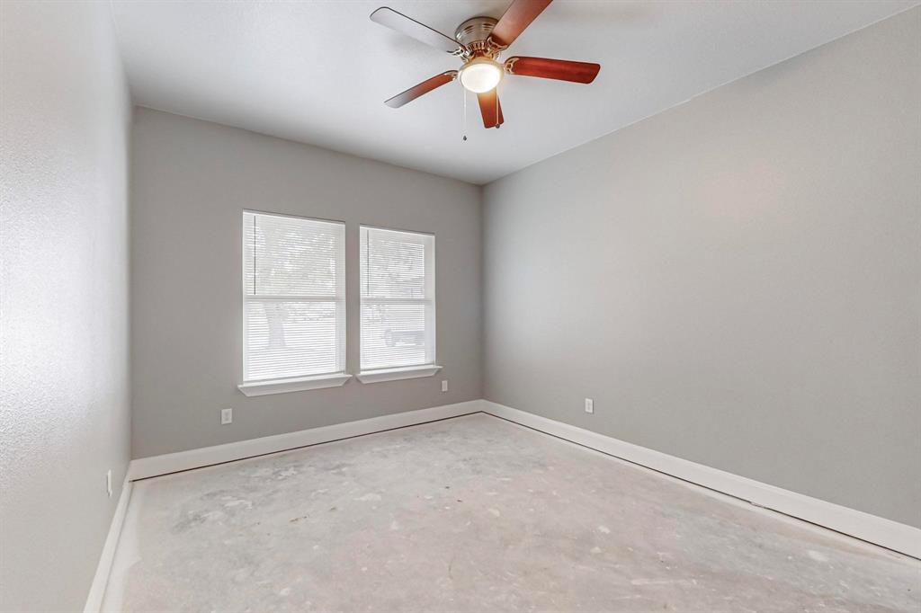 201 Dellis Street Property Photo 19