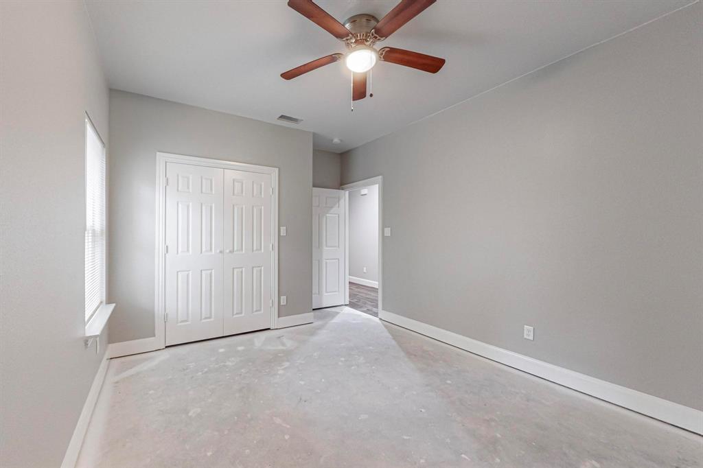 201 Dellis Street Property Photo 23